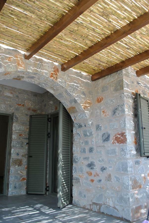 Petras Gi - Stone Houses Stoúpa Buitenkant foto